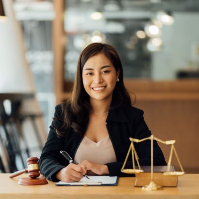 lawyer-business-women-working-and-writting-in-note-2023-04-12-00-29-11-utc-min.jpg
